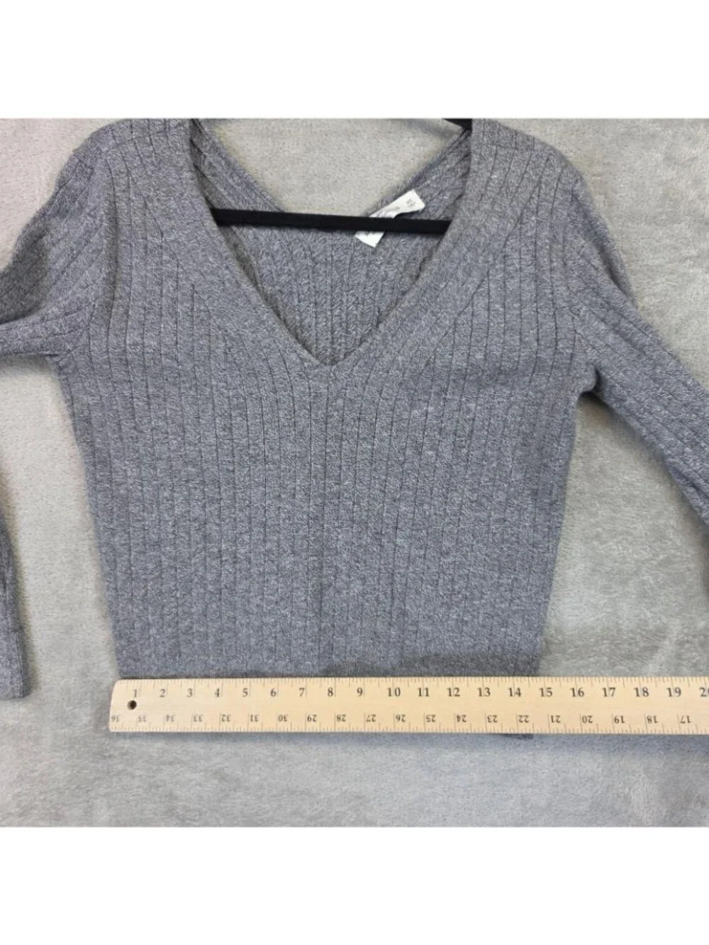Abercrombie & Fitch Sweater Womens XS Gray V Neck Long Sleeve Knit Pullover Top